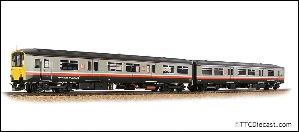BACHMANN 32-930 Class 150/1 2-Car DMU 150133 BR GMPTE (Regional Railways), OO Gauge