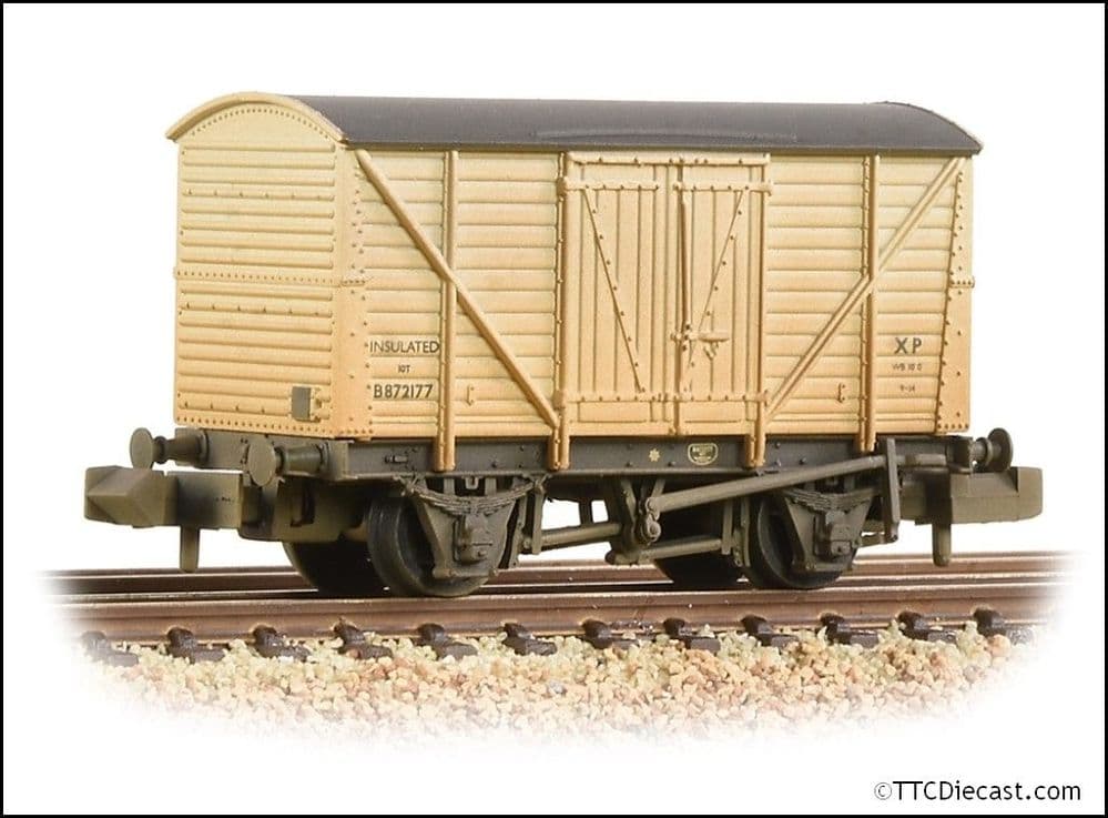 Farish 373-725D BR 10T Insulated Van BR White - Weathered, N Gauge