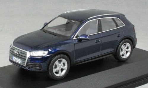 iScale 5011605632 - 1:43 Scale Audi Q5 Navarra Blue - Audi Dealer Packaging